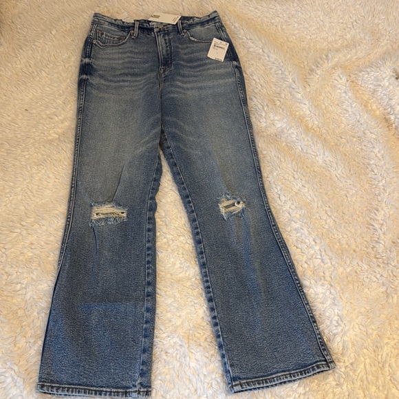 Good American Good Curve Straight Leg Jeans - Picture 9 of 9